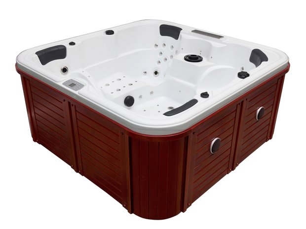 Outdoor Spa | 208x208cm | 5-persoons | 3 ligbedden | Mahonie rood + wit